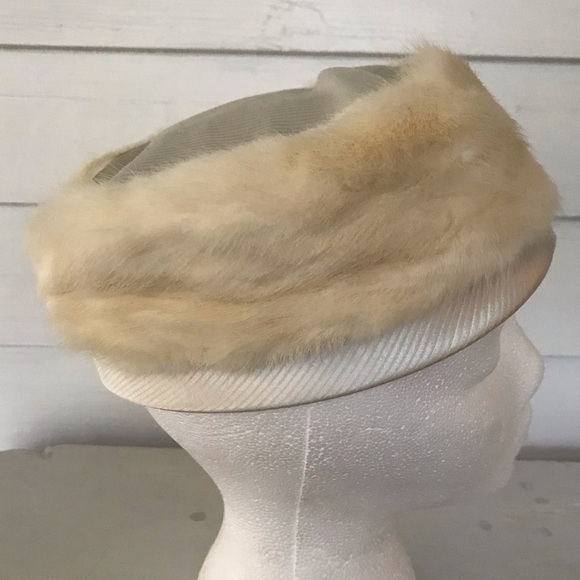 Vintage 1950 White Mink Pillbox Hat Grand Prix Chapeau - Picture 1 of 6